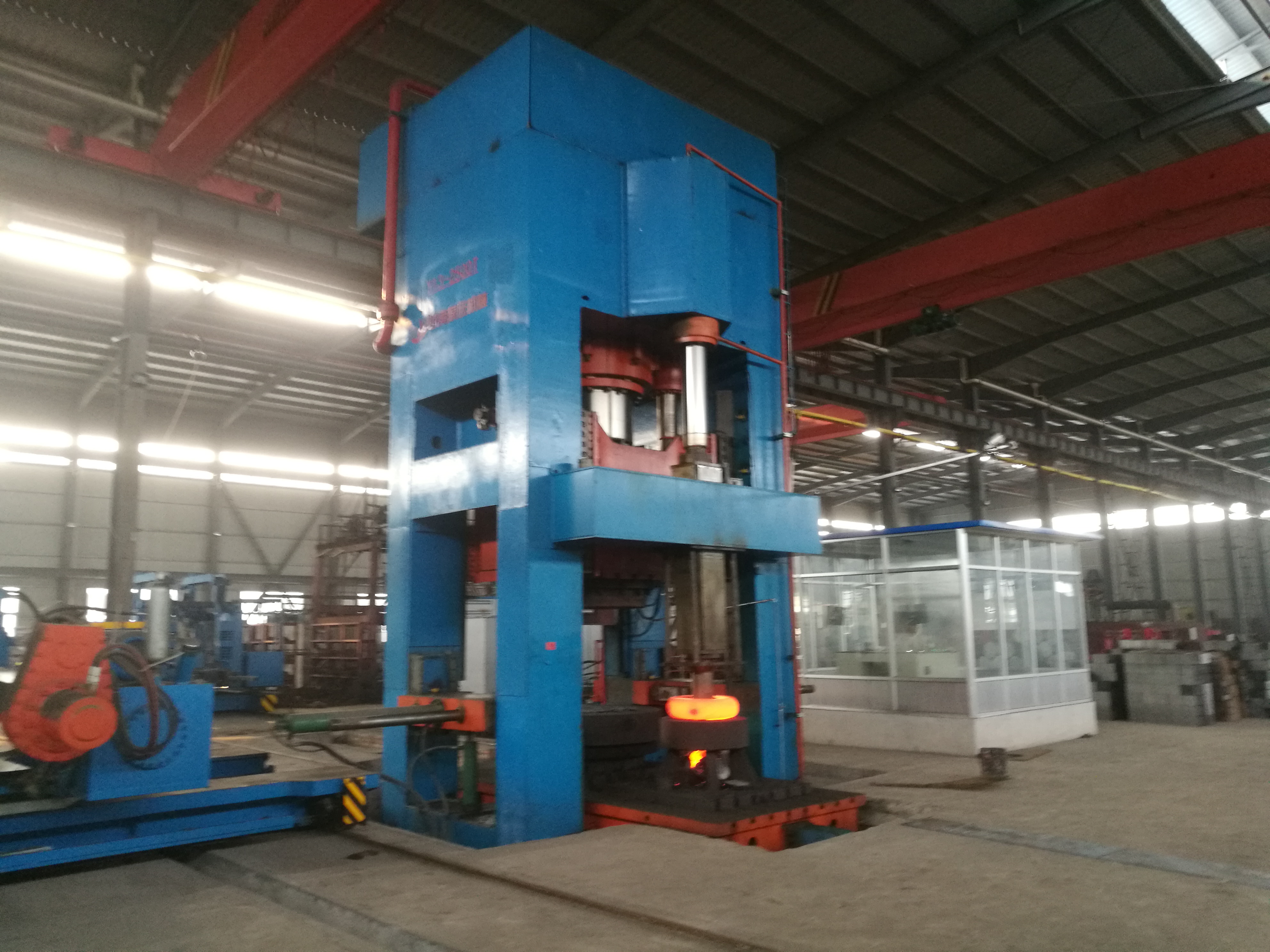 frame type hydraulic press 2500T